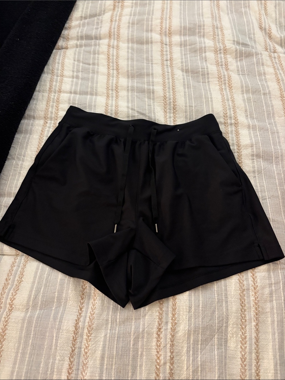 Old Navy Black Women's Athletic Drawstring Shorts with Pockets